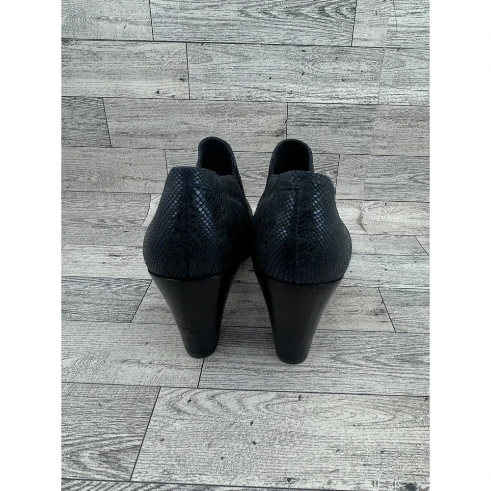 ECCO Shape 75 Navy Blue Snakeskin‎ Embossed Leather Block Heel Booties Women 39